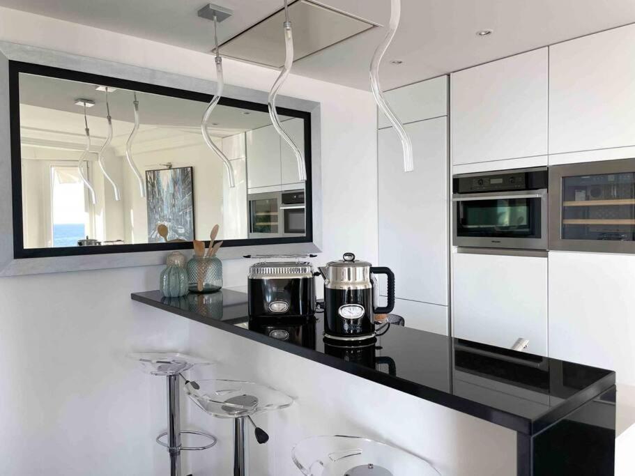 Appartamento Stunning 2 Bedroom Flat With Sea View On Croisette Cannes